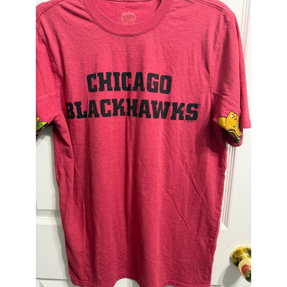 NHL Chicago Blackhawks Heather Red Graphic T-Shirt Mens Medium Tri-Blend Tee